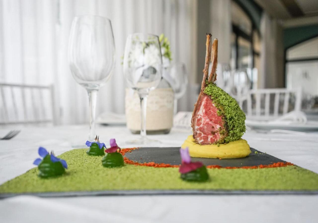 Hotel Hermitage Галатина Екстериор снимка