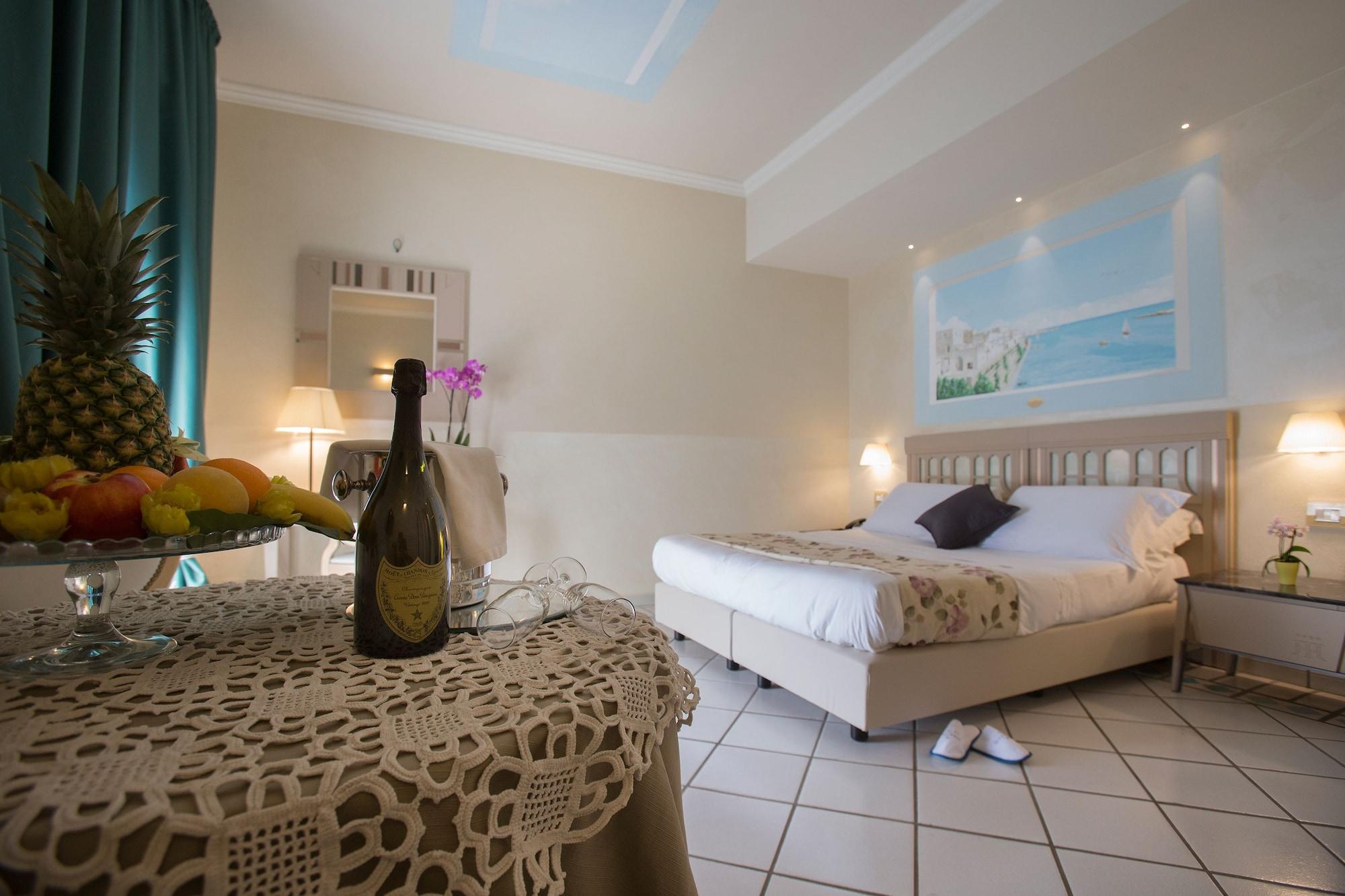 Hotel Hermitage Галатина Екстериор снимка