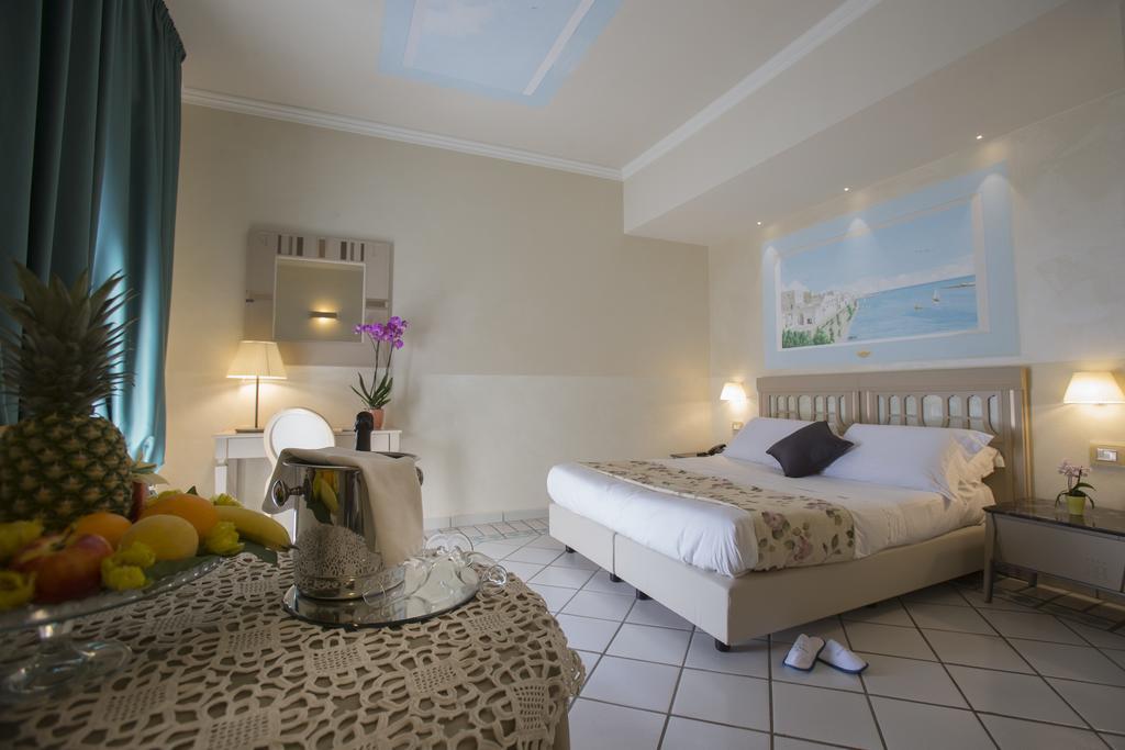 Hotel Hermitage Галатина Екстериор снимка