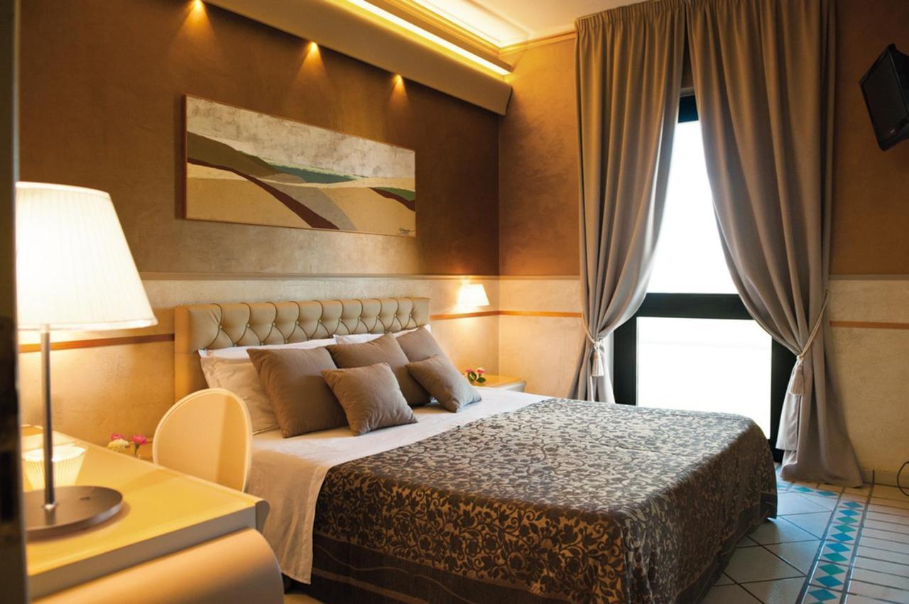 Hotel Hermitage Галатина Екстериор снимка