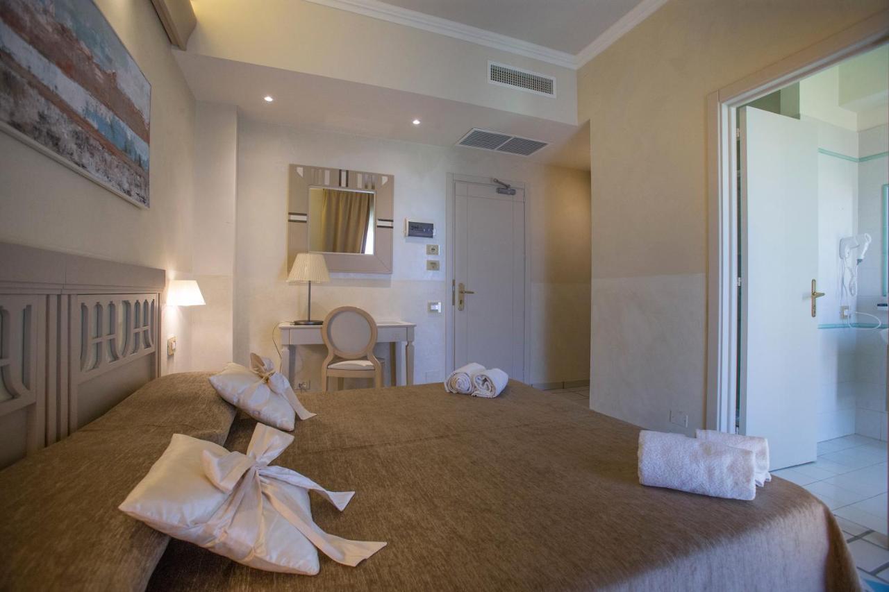 Hotel Hermitage Галатина Екстериор снимка